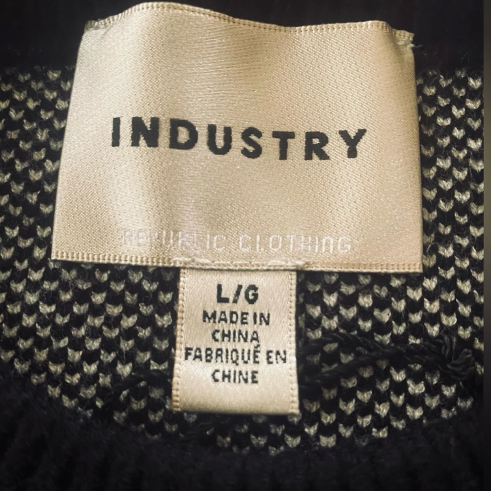 Women’s Star Print Sweater Dropped Shoulder - Picture 4 of 4